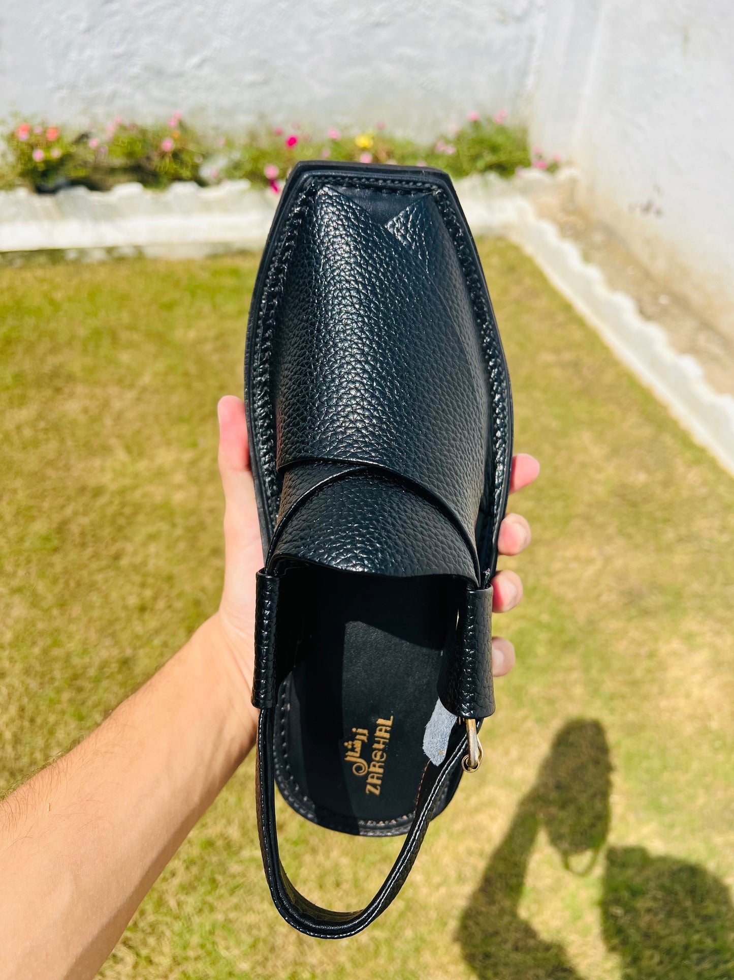 black (dot) kaptan chappal